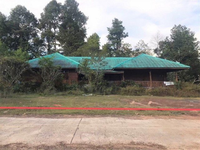 รายละเอียดเพิ่มเติมCode ID :   PKK02-15408ราคาขาย        2,489,000 บาท- ขนาดพื้นที่ :   400 ตร.ว (1 ไร่)  - พื้นที่ใช้สอย :    328 ตร.ม- จำนวนห้อง :    3 ห้องนอน 1 ห้องน้ำ- จอดรถ :      1-2 คัน- บ้านเดี่ยว :    1 ชั้น- บ้านเดี่ยวหันทางทิศ :- อายุอาคาร :   13 ปีพิกัดทรัพย์ :   https://maps.app.goo.gl/VV93AgN1nX1SAKWK8สถานที่ใกล้เคียง- ใกล้โรงเรียนอนุบาลเบญจลักษ์- ใกล้วัดบ้านเสียว- ใกล้วัดบ้านไหล่หนองเลิง- ใกล้วัดไร่เจริญสอบถามเพิ่มเติม/นัดชมโทร. 097-419-5982(