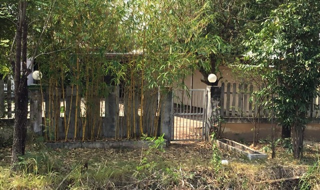 รายละเอียดเพิ่มเติมCode ID :   PKK02-13540ราคาขาย        21,470,000 บาท- ขนาดพื้นที่ :   13,330.60 ตร.ว (33 ไร่ / 1 งาน / 30.60 ตร.ว)  - พื้นที่ใช้สอย :    166 ตร.ม- จำนวนห้อง :    2 ห้องนอน 3 ห้องน้ำ- จอดรถ :      1-2 คัน- บ้านเดี่ยว :    1 ชั้น- บ้านเดี่ยวหันทางทิศ :- อายุอาคาร :   14 ปีพิกัดทรัพย์ :   https://maps.app.goo.gl/3QjTLt2unxS2RYHC8สถานที่ใกล้เคียง- ใกล้โรงเรียนบ้านโนนสำโรง- ใกล้โรงเรียนบ้านท่าคล้อ- ใกล้วัดป่าท่าคล้อสามัคคีธรรม- ใกล้โรงพยาบาลส่งเสริม�