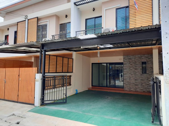 ให้เช่า ทาวน์โอม2ชั้น โครงการINFINITY บ้านกล้วย-ไทรน้อย  บางบัวทอง บ้านใหม่มาก 8500 บาททาวน์โฮม 2 ชั้น โครงการ อินฟินิตี้ ทาวน์โฮม บ้านกล้วย-ไทรน้อย ทำเลดี เข้าออกสะดวก ติดถนนใหญ่ย่าน รัตนาธิเบศร์ บางบัวทอง ราชพฤกษ์ ชัยพฤกษ์ทำหลังคาหน้าบ้าน และหลังบ้านให้แล้ว และ ติดแอร์  2ตัว สภาพบ้านใหม่มากเนื้อที่ 22 ตรว.  หน้ากว้าง 6 เมตร  3นอน 3น้ำ เป็นบ้านใหม่มาก วัสดุภายในอย่างดี ท�