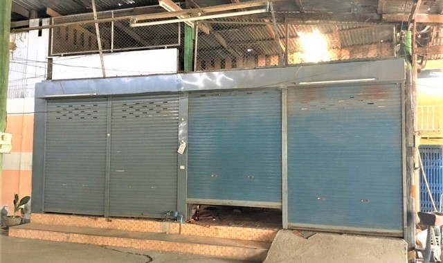 รายละเอียดเพิ่มเติมCode ID :  PKK04-06308ราคาขาย      1,576,000 บาท- ขนาดพื้นที่ :  38.90 ตร.ว - พื้นที่ใช้สอย :  150 ตร.ม- จำนวนห้อง :     1 ห้องนอน 2 ห้องน้ำ - จอดรถ :      1 คัน- อาคารพาณิชย์   :     1 ชั้น- อาคารพาณิชย์หันทางทิศ :- อายุอาคาร :   15 ปีพิกัดทรัพย์ :  https://maps.app.goo.gl/RSkgFSTwLNt9cqMYAสถานที่ใกล้เคียง- ใกล้โลตัส โกเฟรช หนองหิน เลย - ใกล้โรงพยาบาล หนองหิน - ใกล้ตลาดสดเทศบาลหนองหิน- ใกล้โรงเรียนชุมชนหนองหินสอบถามเพิ่มเติม/นั�