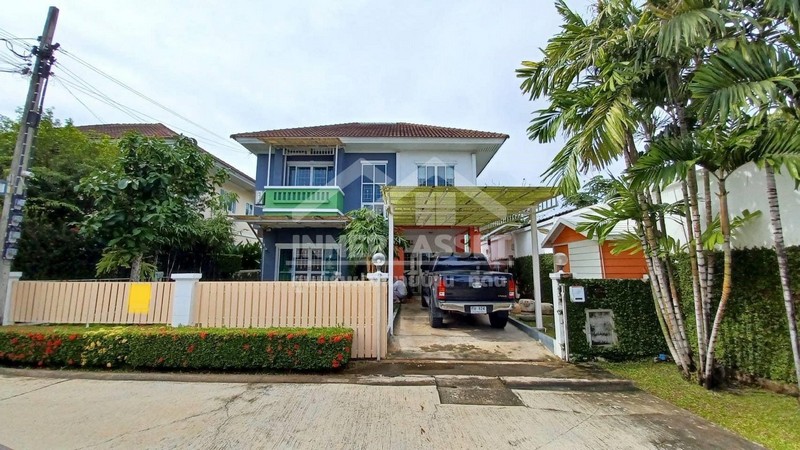 ขายบ้านเดี่ยว หมู่บ้าน ปิยวรารมย์ 4 (บ้านกล้วย-ไทรน้อย)พื้นที่ ขนาด 53.2.5 ตารางวา3 นอน 2 น้ำ 1 โถง 1 ครัว 1 จอดราคา 3,500,000 บาทสิ่งอำนวยความสะดวก- แอร์ 3 เครื่อง- แทงค์น้ำ ,ปั้มน้ำ- สนามเด็กเล่น ,สวนสาธารณะสถานที่ใกล้เคียง- เซ็นทรัลเวสเกตต์- บิ๊กซี เวสเกตต์- โรงพยาบาลเกษมราษฎร์ (รัตนาธิเบศร์)- โรงพยาบาลกรุงไทย เวสเทิร์น- โรงพยาบาลไทรน้อย- ตลาด บีบี มาร์เก็ต- ตลาดบางใหญ่- สถานีตำร