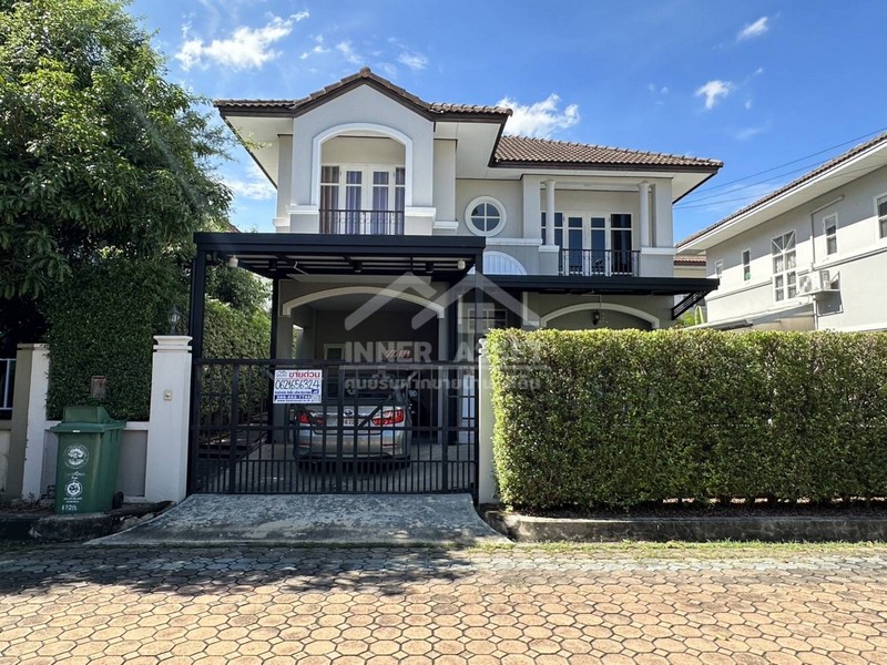 #บ้านเดี่ยวพร้อมอยู่  ตกแต่งใหม่ ม.รติรมย์  ถ.บางกรวย-จงถนอม ( วัดชลอ)พื้นที่ 50.9 ตร.ว. พื้นที่ใช้สอย 151  ตร.ม.ขนาด 3 ห้องนอน  2 ห้องน้ำ  2 ที่จอดรถ  ห้องแม่บ้านข้างบ้าน ปรับเป็นห้องซักผ้า1 ห้องครัวพร้อมใช้งาน ห้องโถ่งขนาดใหญ่แยกส่วนรับแขก และโต๊ะทานข้าวครัวบิ้วอิน  พร้อมใช้งาน ฟรีแอร์ 2 เครื่อง  เหล็กดัดมุ้งลวด ราคา 5,500,000  บาทจุดเด่นของโครงการ บ้านรติรมย์* การเดินทางสะดวก