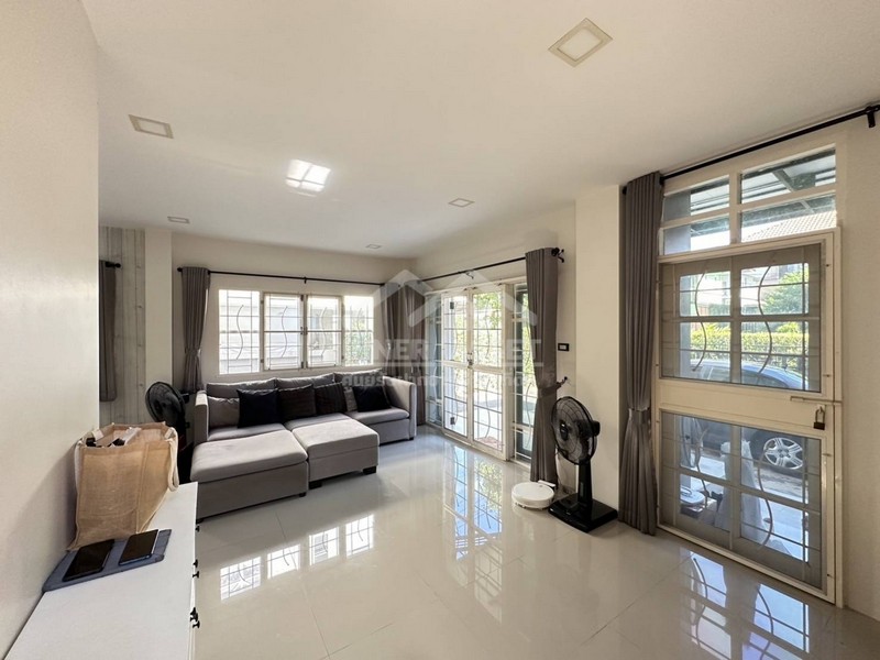 ม.รติรมย์  ถ.บางกรวย-จงถนอม ( วัดชลอ) บ้านเดี่ยวพร้อมอยู่  ตกแต่งใหม่