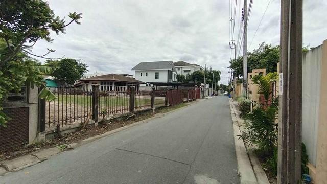 ขายที่ดินเนื้อที่ 202 ตารางวา  หน้ากว้าง 35 เมตร X ลึก 24 เมตร ซอยลาดพร้าว 124 ใกล้รถไฟฟ้าสายสีเหลืองสถานีมหาดไทยเพียง 500 เมตร