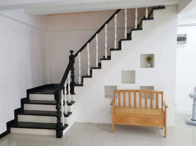 ให้เช่าทาวน์เฮ้าส์ 2 ชั้น สไตล์โมเดิร์นลอฟท์ ทำเลรามอินทรา71กม.8