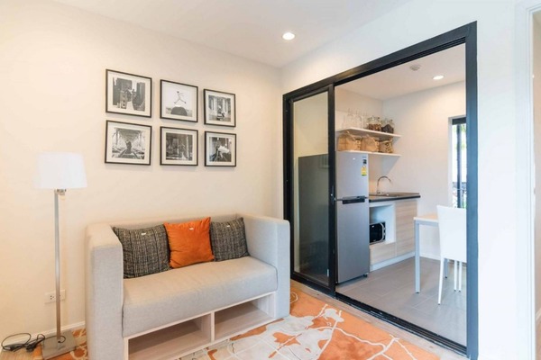 List. 25475 ขาย​ คอนโด​เดอะ​มิดด์ ชั้น​2 พร้อม​เข้า​อยู่​The Midd Condo เดอะมิดด์ คอนโด บางใหญ่ (นนทบุรี) ติด Central WestGate ใกล้รถไฟฟ้าสายสีม่วงสถานีตลาดบางใหญ่ พร้อมเข้าอยู่ Fully Furnishedที่ตั้ง : เดอะมิดด์คอนโด ถ.กาญจนาภิเษก ต.บางรักพัฒนา อ.บางบัวทอง จ.นนทบุรี 11110  พื้นที่ใช้สอยเริ่มต้น 29.5 ตร.ม. 1 Bedroom Fully Furnished  เจ้าของโครงการ กู๊ดวิลล์ แลนด์ Good Ville Land เนื้อที่ทั้งหมด 4-1-95 ไร่ จำนวนตึก 2 อาคาร จำนวนชั้น 8 ชั้