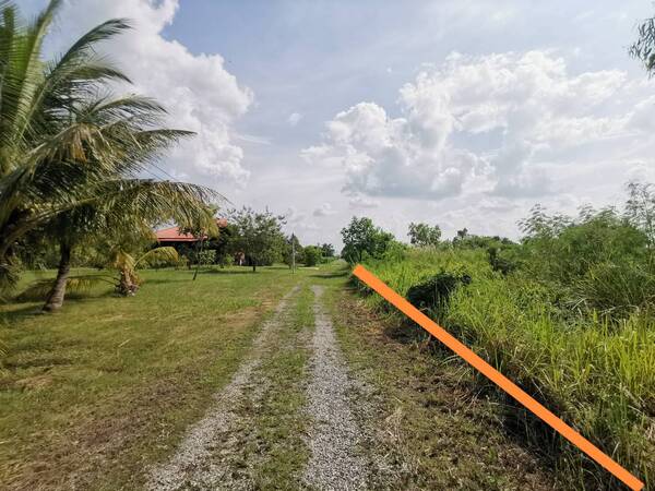 List.25479 ขายที่ดินแปลงสวย ติดถนนสาธารณะ ขนาด 1ไร่ อำเภอสวนผึ้ง ราชบุรีน้ำ-ไฟพร้อม เหมาะปลูกบ้านตากอากาศ ที่รูปแปลงสี่เหลี่ยมผื้นผ้าสนใจสอบถามเพิ่มเติม​ นัดหมาย​เพื่อ​เข้าชม​ติดต่อ​ : คุณ​พงศ์​ภา​วี​(พงศ์)​Tel : 088-659-7963Line ​: man_r1​Realty One Estate (Thailand) CO. LTDในสังกัดสมาคมนายหน้าอสังหาริมทรัพย์​ไทยเรียลตี้วัน​ ”เราจะขายให้คุณ”