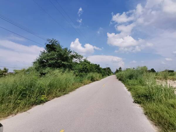 List.25478 ขายที่ดินแปลงสวย ติดถนนสาธารณะ ขนาด 1ไร่ อำเภอสวนผึ้ง ราชบุรีน้ำ-ไฟพร้อม เหมาะปลูกบ้านตากอากาศ ที่รูปแปลงสี่เหลี่ยมผื้นผ้าสนใจสอบถามเพิ่มเติม​ นัดหมาย​เพื่อ​เข้าชม​ติดต่อ​ : คุณ​พงศ์​ภา​วี​(พงศ์)​Tel : 088-659-7963Line ​: man_r1​Realty One Estate (Thailand) CO. LTDในสังกัดสมาคมนายหน้าอสังหาริมทรัพย์​ไทยเรียลตี้วัน​ ”เราจะขายให้คุณ”