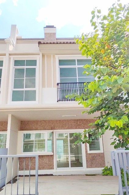 ทาวน์โฮม2ชั้น เฟอร์หรูครบ วิลลาจจิโอ บางแก้ว บางพลี เมกาบางนา สไตล์สแกนดิเนเวีย 22ตรว. 160ตรม. 22,999B-M 2นอน 3น้ำ 2จอดรถ 3แอร์ Villaggio Mega Bangna Townhome 2 floors Fully fur lux Scandinavian style 22sq.wa. 160sq.m. 22,999B-M 2bed 3bath 2parking 3A/C.กาญจนาภิเษกถนนบัวนครินทร์ ตำบลบางแก้ว อำเภอบางพลี สมุทรปราการทำเลศักยภาพย่านบางนา สิ่งอำนวยความสะดวกครบครัน อนุญาตให้เลี้ยงสัตว์ได้ รพ.สัตว์ ใกล้ๆบรรยากาศสวยเหมือนอยู่ท่ามกลางธรรมชาติ2 ห้องนอน1 