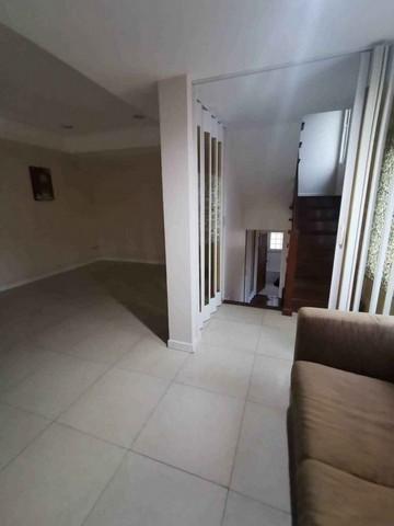 EPL-HR2825 ให้เช่าทาวน์โฮม 4 ชั้น  ซ.วิภาวดี 20 หมู่บ้านบุษราคัมเพลส พื้นที่ใช้สอย 300 ตารางเมตร 5 ห้องนอน 5 ห้องน้ำ ที่จอดรถ 2-3 คัน