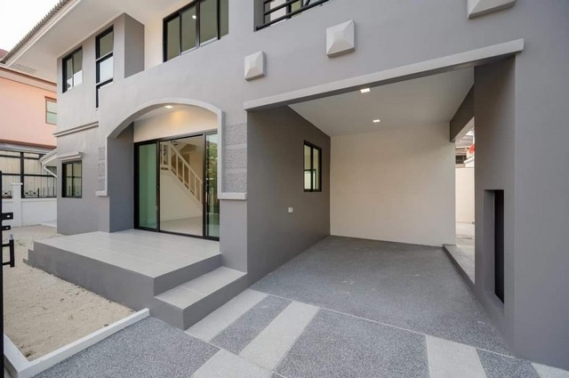 นวนิช ปากเกร็ด  บ้านมือสองตกแต่งใหม่  บนทำเลเมือง ใกล้เซ็นทรัลแจ้งวัฒนะ