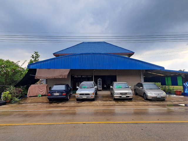 ขายด่วนบ้านเดี่ยวสองชั้น ต.คลองตัน อ.บ้านแพ้ว จ.สมุทรสาครสามห้องนอนสองห้องน้ำหนึ่งห้องออฟฟิศเนื้อที่ 100 ตารางวาติดถนนใหญ่ทำเลค้าขายกว้างขวางราคาขาย 4,800,000 บาท บ้านแพ้ว สนใจโทรติดต่อสอบถามรายละเอียดเพิ่มเติมได้ที่เบอร์ติดต่อ 086-3111701 บ้านเลขที่ 111 ม.5 ต.คลองตัน อ.บ้านแพ้ว จ.สมุทรสาคร