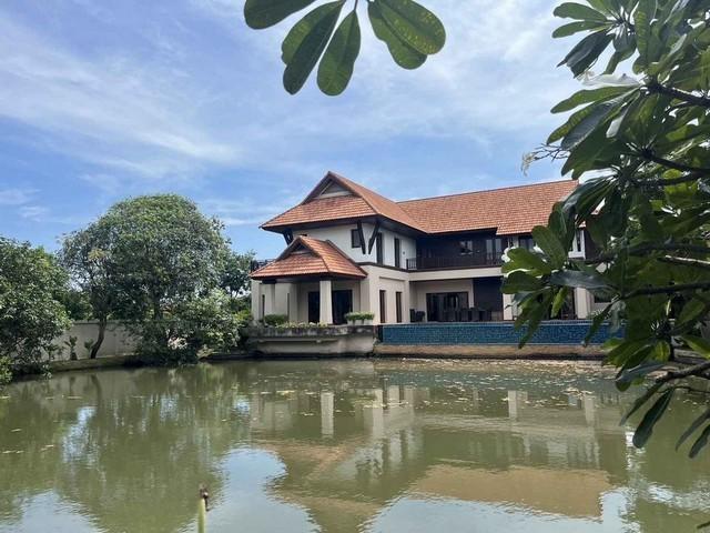 EPL-HS0947 ขายบ้านเดี่ยว2 ชั้น มีสระว่ายน้ำ ซอยวัดบัวโรย บางเสาธง  เนื้อที่ 2 ไร่  พื้นที่ใช้สอย 547 ตร.ม. 4 ห้องนอน 7ห้องน้ำ ใกล้สยามเอาเลท5 นาที ขาย 40 ล้าน : ติดต่อ : คุณ เอก  :  061-241 4954   &   083-017 9463   : Line Id : eak2325: กดลิ้งค์เพื่อเเอดไลน์ครับ :  https://line.me/ti/p/A6pc3MToug     :  https://line.me/ti/p/OLEY0bJTsVราคาขาย 40 ล้าน (ค่าโอน/ภาษีคนละครึ่ง)บ้านคลองเสาธง ตำบลบางเสาธง อำเภอบางเสาธง จังหวัดสมุทรปราการเนื้อที่ 2 ไร่ พื้นที่ใช้สอย 547 ตร.ม