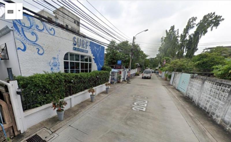 EPL-HR2835 ให้เช่าบ้าน ทำสตูดิโอถ่ายภาพ ขนาดพื้นที่ 105 ตร.วา หมู่บ้านเสรี พระราม 9 ซอย41 เหมาะเป็นสตูถ่ายภาพ หรือ ร้านอาหาร คาเฟ่ หรือ Office ให้เช่าตามสภาพตามรูป เช่า: 50,000 บาท*** ราคาเช่า: 50,000 บาท/เดือน สัญญาขั้นต่ำ 1 ปี ประกัน 2 เดือนล่วงหน้า 1 เดือน***ที่ตั้ง : หมู่บ้านเสรี ซอยพระราม 9 41 แขวงสวนหลวง เขตสวนหลวง กรุงเทพมหานคร: ติดต่อ : คุณ เอก  :  061-241 4954   &   083-017 9463   : Line Id : eak2325: กดลิ้งค์เพื่อเเอดไลน์ค�