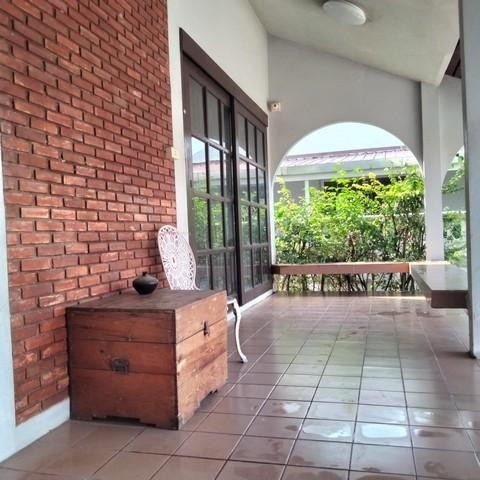 PT12 ขายบ้านเดี่ยว 2 ชั้น หมู่บ้านแสงอรุณนิเวศน์ ถนนติวานนท์43 ใกล้รถไฟฟ้าสถานีสามัคคี 60 ตรว. 4 ห้องนอน ใกล้แยกสนามบินน้ำราคาขาย 4,700,000 บาทติดต่อ คุณช่อผกา 0616198565 LINE 0616198565บ้านเดี่ยว 2 ชั้น หมู่บ้านแสงอรุณนิเวศน์ ถนนติวานนท์43 ใกล้รถไฟฟ้าสถานีสามัคคีเนื้อที่ 60 ตารางวา4 ห้องนอน2 ห้องน้ำ1 ห้องรับแขก1 ห้องรับประทานอาหาร1 ห้องครัว1 โซนซักล้างที่จอดรถ 2 คันบ้านเล่นระดับ มีพื้นที่�