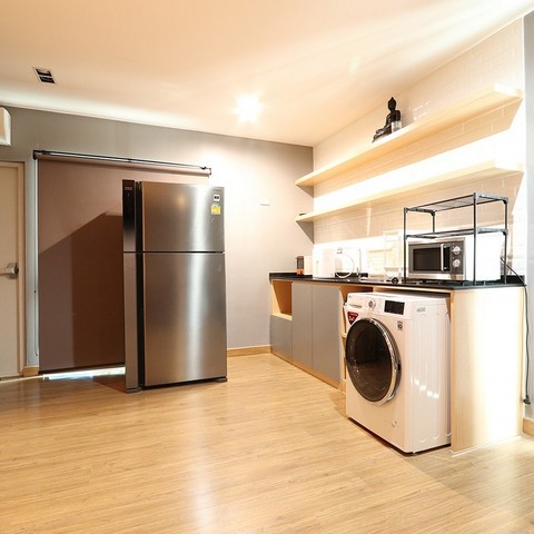 ขายโฮมออฟฟิศ 4 ชั้น โครงการดิสทริค เอกมัย-รามอินทรา (DISTRICT EKKAMAI-RAMINTRA) ตกแต่งเฟอร์นิเจอร์ และระบบภายในพร้อมใช้งาน ใกล้เลียบด่วน