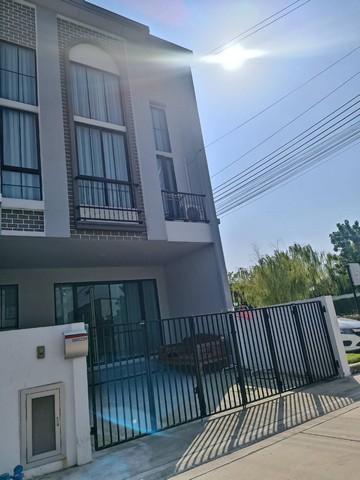 HR6808ให้เช่าทาวน์โฮม 2 ชั้น เนื้อที่ 21 ตารางวา 4 ห้องนอน 3 ห้องน้ำ โครงการชีวาโฮม ถนนประชาอุทิศ90 ทุ่งครุ สุขสวัสดิ์สนใจติดต่อคุณสามารถ 0918070863 ID line : samart863ราคาเช่า 13,000 บาท/เดือน ( มัดจำ2 ล่วงหน้า1 )ทาวน์โฮม 2ชั้น โครงการชีวาโฮม ถนนประชาอุทิศ90 ทุ่งครุ สุขสวัสดิ์เนื้อที่ 21 ตารางวา พื้นที่ใช้สอย 146 ตารางเมตรหน้ากว้าง 5.7 เมตร4 ห้องนอน3 ห้องน้ำที่จอดรถ 1-2 คันเฟอร์นิเจอร์- เครื่องปรับอาก�