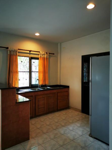 ให้เช่าทาวเฮ้าท์ 2 ชั้น 20 ตารางวา 4 ห้องนอน 2 ห้องน้ำ บ้านฟ้าปิยรมย์ เฟส2 ลำลูกกา คลอง 6