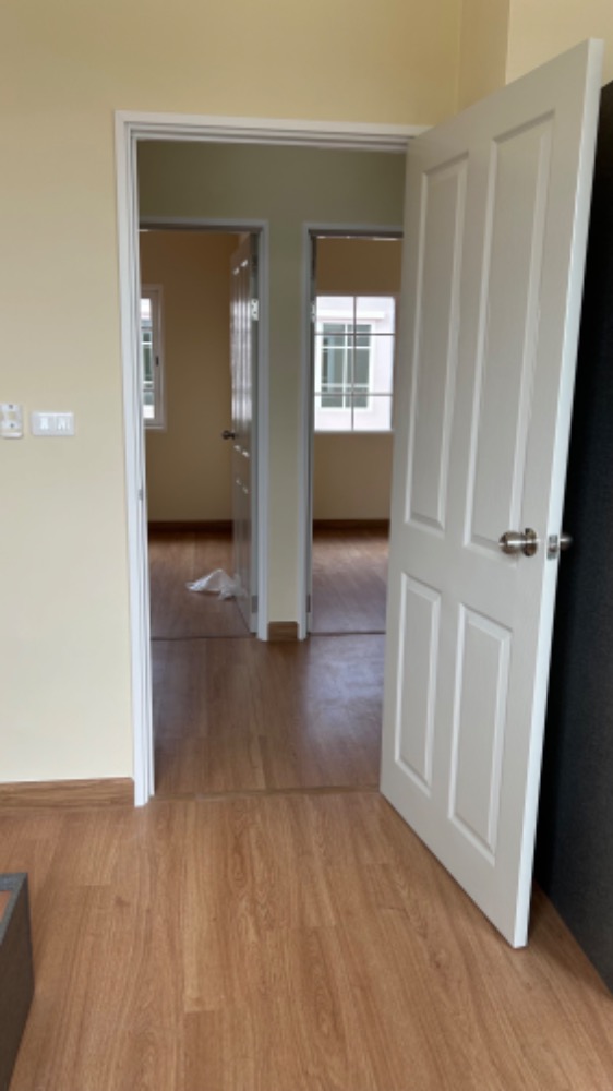 ทาวน์โฮม 2 ชั้น เนื้อที่ 18 ตารางวา 4 ห้องนอน 2 ห้องน้ำ   โครงการโกลด์เดนท์ทาวน์-บางแค  พร้อมเฟอร์นิเจอร์