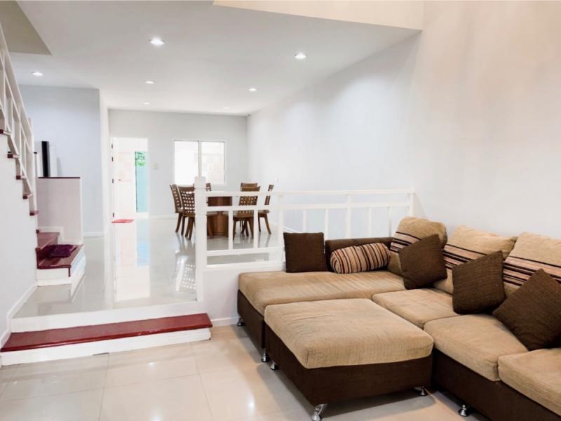 ให้เช่าทาวน์เฮ้าส์  3 ชั้น เนื้อที่ 26.50 ตารางวา  3 ห้องนอน 3 ห้องน้ำ ซอยสามัคคี 34  อำเภอเมืองนนทบุรี