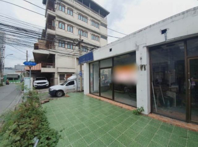 TD536ขายที่ดินแปลงงาม :  วิภาวดีรังสิต 22Land With Building Sale  :  Vibhavadi Rangsit 22For Sale : 30,900,000 THBทำเลที่ตั้ง :  ซอยวิภาวดีรังสิต 22 แยก 1 แขวงจอมพล เขตจตุจักร กรุงเทพมหานคร 10900รายละเอียดทรัพย์ ที่ดิน พื้นที่ 1 งาน 36 ตร.ว.ทำเลดี แปลงหัวมุม ใกล้ห้างสรรพสินค้าทะลุได้หลายซอย เดินทางสะดวกสถานที่สำคัญใกล้เคียงเซ็นทรัล ลาดพร้าว, ยูเนี่ยน มอลล์มหาวิทยาลัยเซนต์จอห์น, โรงเรียนหอวังสวนจตุจักรข้อมูลเพิ่มเ