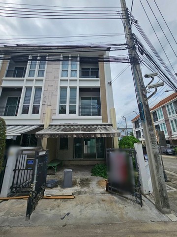 HU3810Town Home For Sale  :  Baan Klang Muang S-Sense Srinakarinขายทาวน์โฮม  :  บ้านกลางเมือง เอสเซ้นส์ ศรีนครินทร์ ที่ตั้ง :   ซอยศรีนครินทร์ 46/1 ถนนศรีนครินทร์ แขวงหนองบอน เขตประเวศ กรุงเทพมหานคร 10250Sale :  5,690,000 THB AREA   :  27.50  sq.wa 167.00 sq.m.TYPE   :  3 Bedroom   3 Bathroom   3 stoeryรายละเอียดทรัพย์ทาว์นโฮม 3 ชั้น หน้ากว้าง 5 เมตร 2 ห้องเก็บของ, 2 ที่จอดรถสถานที่สำคัญใกล้เคียงซีคอนสแควร์พาราไดซ์ เพลสตลาดนัดรถไฟ ศรีนครินทร์โรงเรียนนานาชาติคิดส์อะคาเ