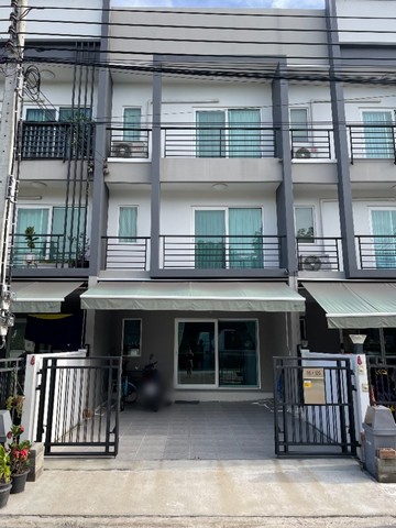 HU3809Town Home For Sale  :  Baan Klang Muang Suan Luangขายทาวน์โฮม  :  บ้านกลางเมือง สวนหลวงที่ตั้ง :   ถนนเฉลิมพระเกียรติ ร. 9 แขวงดอกไม้ เขตประเวศ กรุงเทพมหานคร 10250Sale :  5,500,000 THB AREA   :  22.10  sq.wa 178.00 sq.m.TYPE   :  3 Bedroom   3 Bathroom   3 stoeryรายละเอียดทรัพย์หน้าบ้านกว้าง 5 เมตรBuild-in ครัว, แอร์ 3 ตัวที่จอดรถภายในบ้าน 2 คันสถานที่สำคัญใกล้เคียงเมกา บางนาอิเกีย บางนาโลตัส บางนา-ตราดมหาวิทยาลัยรามคำแหง 2โรงพยาบาลพริ้นซ์ สุวรรณภูมิพิกัดทรัพย์ 