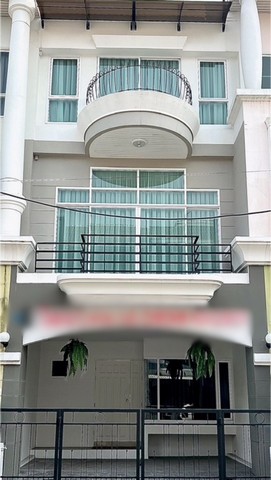 HU3804Town Home For Sale  :  Ramintra 14ขายทาวน์โฮม  :  รามอินทรา 14ที่ตั้ง :   ซอยรามอินทรา 14 (ซอยมัยลาภ) แขวงท่าแร้ง เขตบางเขน กรุงเทพมหานคร 10220Sale :  4,690,000 THB AREA   :  21.30  sq.wa 200.00 sq.m.TYPE   :  3 Bedroom   4 Bathroom   4 stoeryรายละเอียดทรัพย์ทาวน์โฮมตกแต่งใหม่ พร้อมอยู่ห้องนอนมีขนาดกว้าง พร้อมห้องน้ำในตัวทุกห้องมีชั้นลอย เป็นห้องเอนกประสงค์ติดผ้าม่านทึบ & โปร่ง ทั้งหลังสามารถจอดรถได้ 2 คันใกล้ BTSมัยลาภ 500 เมตร.สถานที่สำคัญใกล้เคี