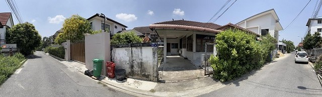 HU3800Detached House With Land For Sale  :  Plai Rattanaขายบ้านเดี่ยวพร้อมที่ดิน  :  หมู่บ้านพลายรัตนะที่ตั้ง :   ซอยพหลโยธิน 54/1 แยก 3 แขวงสายไหม เขตสายไหม กรุงเทพมหานครSale :  4,500,000 THB AREA   :  92.00  sq.wa 240.00 sq.m.TYPE   :  3 Bedroom   3 Bathroom   1 stoeryรายละเอียดทรัพย์บ้านเดี่ยว ชั้นเดียว ใกล้รถไฟฟ้าที่จอดรถ 2 คันสถานที่สำคัญใกล้เคียงประตูกรุงเทพ พลาซ่าเซียร์ รังสิตโลตัส ลำลูกกา คลอง 2โรงเรียนระเบียบวิทยาโรงพยาบาลสินแพทย์ ลำลูกกาพิกัดทรั