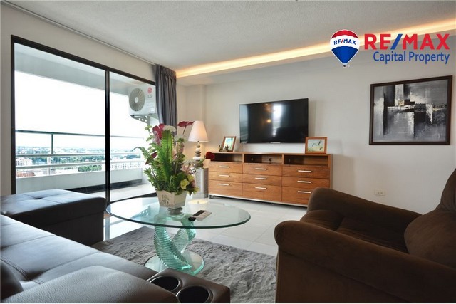 ราคา: 4.2 ล้านบาทราคาเช่า: จาก 33,000 บาทต่อเดือนชื่อต่างประเทศ1 เตียง · 2 ห้องน้ำ · 108 ตร.ม. · 1 ระเบียง · วิวทะเลและเมืองคุณสมบัติที่สำคัญชั้น 17108 ตารางเมตร1 ห้องนอนห้องน้ำทันสมัย 2 ห้องเฟอร์นิเจอร์ครบห้องครัวสไตล์ยุโรปเครื่องปรับอากาศ2 ระเบียงทะเลและ; วิวเมืองคุณสมบัติอาคารสระว่ายน้ำขนาดใหญ่สระว่ายน้ำสแปลชสำหรับเด็กศูนย์ออกกำลังกายห้องซักรีดการเข้าถึงด้วยคีย์กา�