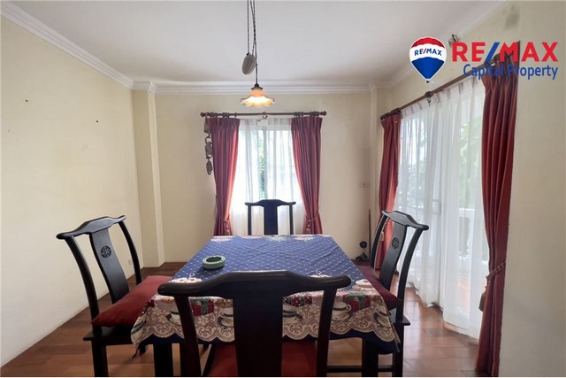 ขาย - ห้องนอนใหญ่ 100 ตร.ม. บ้านสวนลลนา