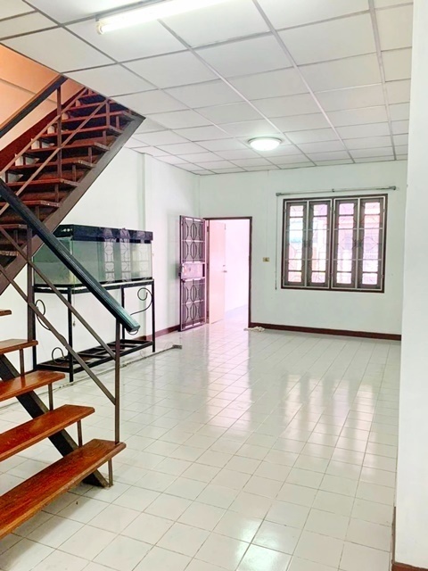 MRTวงศ์สว่าง 1กม. ถูกที่สุด ขายทาวเฮ้าส์ 2ชั้น หลังกลาง พระจอมเกล้าพระนครเหนือ 23ตรว. 158ตรม. 3นอน 2น้ำ 2-3จอดรถ