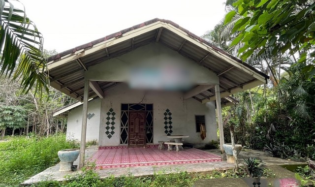 รายละเอียดเพิ่มเติมCode ID : PKK02-14106ราคาขาย      1,233,000 บาท- ขนาดพื้นที่ :  268 ตร.ว (2 งาน / 68 ตร.ว) - พื้นที่ใช้สอย :   118 ตร.ม- จำนวนห้อง :   2 ห้องนอน 1 ห้องน้ำ - ที่จอดรถ :   1-2 คัน- บ้านเดี่ยว :     1 ชั้น- บ้านเดี่ยวหันทางทิศ : -- อายุอาคาร :    16 ปีพิกัดทรัพย์  :    https://maps.app.goo.gl/Mk9DrKShYT9j1pkk9สถานที่ใกล้เคียง- ใกล้โลตัส ตลาดเขาพนม- ใกล้โลตัส โกเฟรช ซูเปอร์มาร์เก็ต เขาพนม - ใกล้โรงพยาบาลเขาพนม- ใกล้โรงเรียนบ้านถ้ำโกบสอบถา�