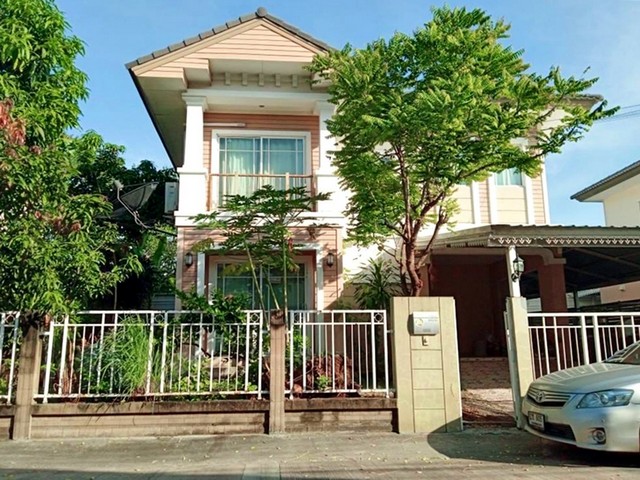 รหัสทรัพย์ 66057 บ้านเดี่ยว หมู่บ้าน ภัสสร 25 บางนา กม.13 บางพลี สมุทรปราการ ราคาถูกสุดในโครงการ พิกัดที่ตั้ง : ถนนบางพลี - กิ่งแก้ว ตำบลบางพลีใหญ่ อำเภอบางพลี จังหวัดสมุทรปราการ 10540รายละเอียดทรัพย์- โครงการติดถนน กิ่งแก้ว - บางพลี - ขนาดที่ดิน 50.7 ตารางวา  พื้นที่ใช้สอย 128 ตารางเมตร - บ้านมี 3 ห้องนอน 2 ห้องน้ำ 1 ห้องครัว 1 ห้องรับแขก พร้อมพื้นที่รับประทานอาหาร - ติดตั้งหลังคา�