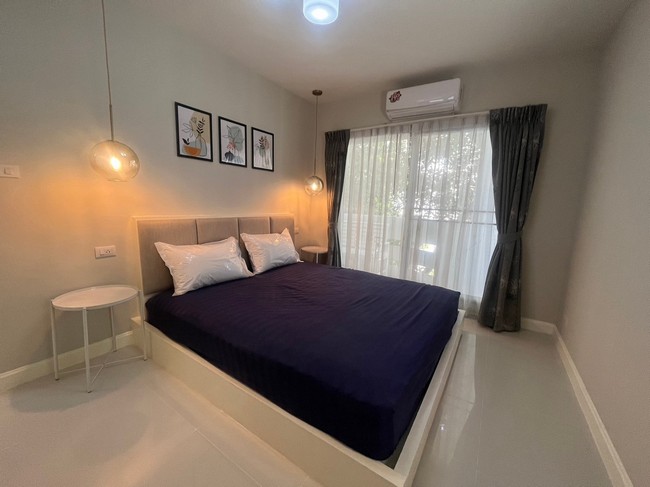 sss444  ขาย คอนโด บ้านสวนธน ศรีนครินทร์ ศรีด่าน22Baan Suan Than Srinakarin Sri Dan 22ที่ตั้ง: ซ ศรีด่าน22 ศรีนครินทร์ บางแก้ว บางพลี สมุทรปราการตึก ไพลิน 3 ชั้น 360ตรม.จำนวนห้องนอน: 2 นอน จำนวนห้องน้ำ: 1 ห้องที่จอดรถ: 1 คันสิ่งอำนวยความสะดวกลิฟท์ ที่จอดรถ การรักษาความปลอดภัย 24 ชั่วโมง กล้องวงจรปิด สระว่ายน้ำ สนามเด็กเล่นสถานที่ใกล้เคียงโรงเรียนนานาชาติสิงคโปร์ศรีนครินทร์ โรงเรียนสุทธิบงกช – 2