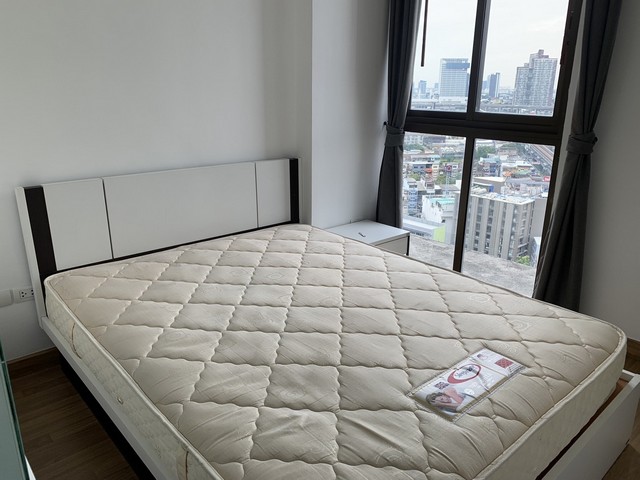 Ideo Mix Sukhumvit 103, nice, clean, private, 20th floor, BTS Udomsuk.***Service for selling/renting houses, condos and giving advice. If interested, contact at any time***Interested in additional details or pictures or making an appointment to see the room?Contact Ekachai (Aui)T. 089-799-5598Line ID: @auiauiaui001 (add @ in front too) (Agent Post)-------------------------------------------------- -------------Room type: 1 bedroom, 1 bathroomSize 30 sq m., 20th floor, Building ANew, clean room, beautifully decorated, ready to move in.details-------------------------------------------------- ------------Rental price: 13,000 baht per month-------------------------------------------------- ------------* Complete electrical appliances- Air conditioning- water heater- fridge- TV-------------------------------------------------- ------------*Facilities worth using- Swimming pool (with Spa pool)– Fitness– Security guard, project CCTV, Key Card door– Garden (and resting pavilion)--------