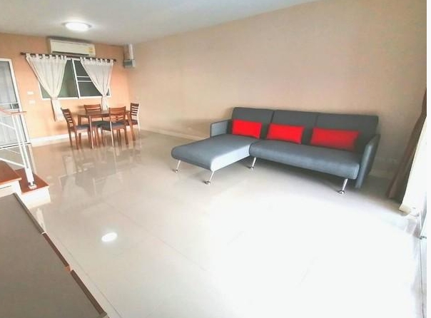 ให้เช่าทาว์นโฮม บ้านกลางเมือง เอสเซนต์อ่อนนุช-ลาดกระบัง