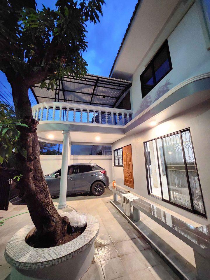 EPL-HR2845 ให้เช่าบ้านเดี่ยว 2 ชั้น  ใกล้BTSบางจาก รีโนเวทใหม่ ย่านสุขุมวิท 60 บางจาก เนื้อที่ 53 ตารางวา จำนวน 3 ห้องนอน 2 ห้องน้ำ เหมาะทำออฟฟิศ และ อยู่อาศัย เช่า 48,000 บาท: ติดต่อ : คุณ เอก  :  061-241 4954   &   083-017 9463   : Line Id : eak2325: กดลิ้งค์เพื่อเเอดไลน์ครับ :  https://line.me/ti/p/A6pc3MToug     :  https://line.me/ti/p/OLEY0bJTsVราคาเช่า 48,000 บาท / เดือนที่ตั้ง ถนนสุขุมวิท ซอยสุขุมวิท 60 แขวงพระโขนงใต้ เขตพระโขนง กรุงเทพมหานคร 10260เนื้อที่ 53 ตารางวา �