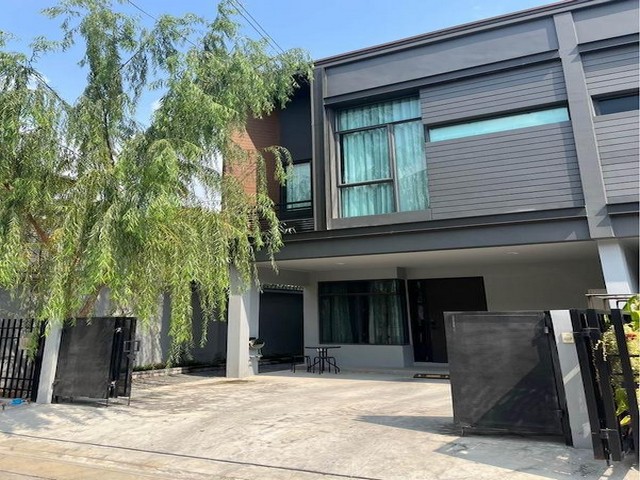 POR3520 ให้เช่า ทาวน์โฮม เวิร์ฟ พระราม 9 VERVE Rama 9 หน้าบ้านกว้าง บ้านพร้อมให้ดูวันที่ 27 พย.66 แปลงมุม