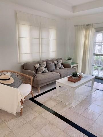 PT12 ให้เช่า บ้านเดี่ยว 2 ชั้น หมู่บ้าน พาร์คเวย์ ชาเล่ต์  PARKWAY CHALET ถนนรามคำแหง 190/1  เขตมีนบุรี รีโนเวทใหม่ 50 ตร.ว. 3 ห้องนอน *** ราคาเช่า 35,000 บาท/เดือน ประกัน 2 เดือน ล่วงหน้า 1 เดือน สัญญาขั้นต่ำ 1 ปี**ไม่อนุญาตให้สัตว์เลี้ยง**ติดต่อ คุณช่อผกา 0616198565 LINE 0616198565บ้านเดี่ยว 2 ชั้น หมู่บ้านพาร์คเวย์ ชาเล่ต์ รามคําแหง 190/1 รีโนเวทใหม่เนื้อที่ 50 ตารางวา พื้นที่ใช้สอย 180 ตารางเมตร3 ห้องนอน พร้อมแอร�