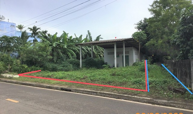 รายละเอียดเพิ่มเติมCode ID : PKK02-11265ราคาขาย        951,000 บาท- ขนาดพื้นที่ :  52 ตร.ว - พื้นที่ใช้สอย :   90 ตร.ม- จำนวนห้อง :    1 ห้องนอน 1 ห้องน้ำ (มีชั้นลอย) - ที่จอดรถ :     1-2 คัน- บ้านเดี่ยว :       1 ชั้น- บ้านเดี่ยวหันทางทิศ : -- อายุอาคาร :     17 ปีพิกัดทรัพย์  :    https://maps.app.goo.gl/N9siGb1mWQfBnm8t7สถานที่ใกล้เคียง- ใกล้ตลาดสดพรุดินนา- ใกล้โลตัส โกเฟรช ลำทับ กระบี่ - ใกล้โรงพยาบาลลำทับ- ใกล้โรงเรียนเศวตศึกษาสอบถามเพิ่มเติม/นั