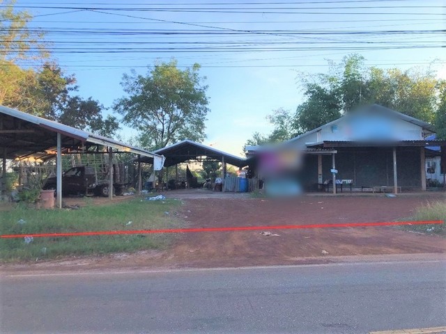 รายละเอียดเพิ่มเติมCode ID : PKK02-14939ราคาขาย       2,397,000 บาท- ขนาดพื้นที่ :   351 ตร.ว (3 งาน / 51 ตร.ว)- พื้นที่ใช้สอย :    299 ตร.ม- จำนวนห้อง :   1 ห้องนอน 1 ห้องน้ำ- จอดรถ :    1-2 คัน- บ้านเดี่ยว :     1 ชั้น- บ้านเดี่ยวหันทางทิศ :- อายุอาคาร :    11 ปีพิกัดทรัพย์ :    https://maps.app.goo.gl/tj7tMz3FouQfVgtF6สถานที่ใกล้เคียง- ใกล้บิ๊กซี ซูเปอร์เซ็นเตอร์ พังโคน- ใกล้โลตัส โกเฟรช ซูเปอร์มาร์เก็ต พังโคน- ใกล้โรงพยาบาลพังโคน- ใกล้วัดเนินโพธิ์ท�