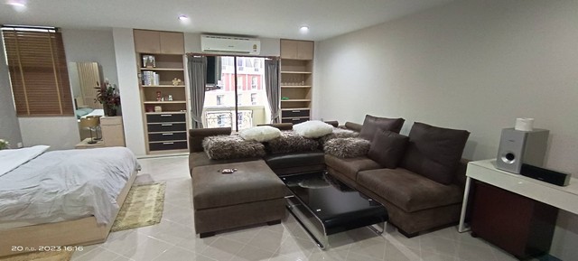 Sub0919คอนโด บดินทร์ สวีท โฮม ชั้น 7 ตึก E พร้อมเข้าอยู่ ( Bodin Suite Home )ราคาขาย 1,590,000 บาท รวมค่าโอนสนใจติดต่อ โทร 089-1238885ไอดีไลน์ jeed089-1238885คอนโดบดินทร์สวีทโฮม ซ.รามคำแหง 43/1 ตึก E ชั้น 7ห้องใหญ่ ขนาด 47.25  ตรม.1 ห้องนอน 1 ห้องน้ำ  (ห้อง Studio)MRT สีส้ม สถานีรามคำแหงMRT สีเหลือง ลาดพร้าว 83เฟอร์นิเจอร์ครบ พร้อมอยู่ ภายในห้องมีทีวี ตู้เย็น เครื่องทำน้ำอุ่น เตียงนอน โซฟา เคาเตอร์ครัว#บดินทร์ #บดินทร์สวีทโ