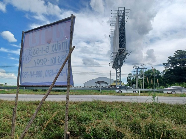 ขายด่วน ที่นาราคาถูก  5-1-53  ไร่  ติดถนนใหญ่สาย  พิษณุโลก-อุตรดิตถ์  ZK225