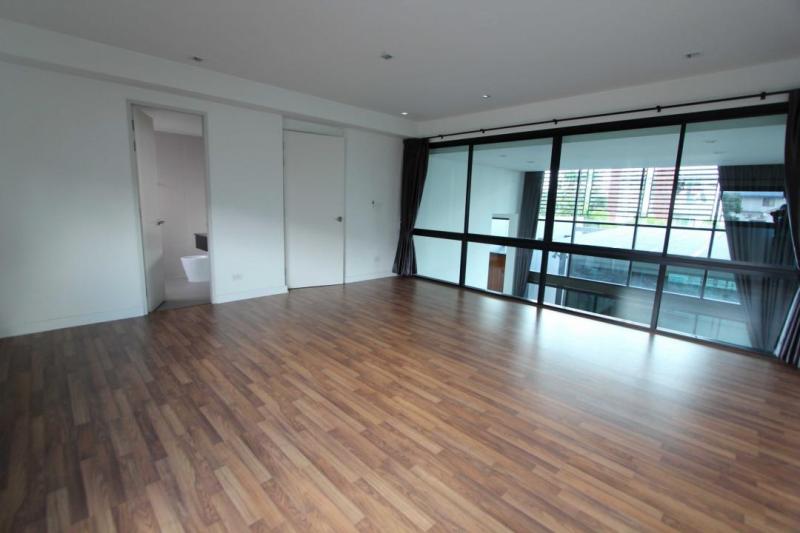 ให้เช่าโฮมออฟฟิศ 7 ห้องเอนกประสงค์ 6 ห้องน้ำ โครงการเดอะ เพนตัส รัชดา-พระราม 9 ซอยสหการประมูล ถนนประชาอุทิศ วังทองหลาง