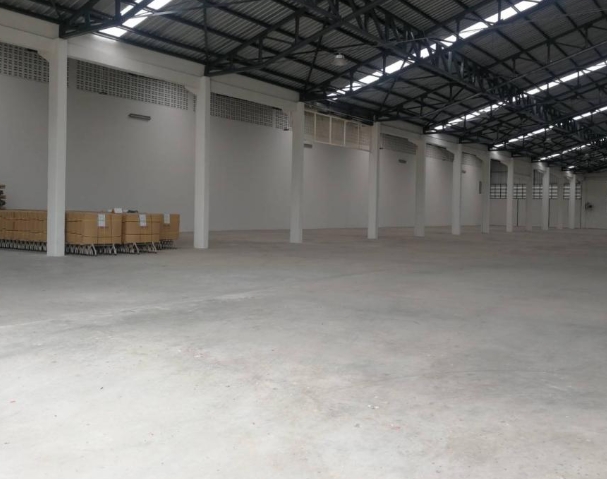 ให้เช่าโกดัง 2,500 ตรม  ซอยวัดชมนิมิตร ย่านสุขสวัสดิ์ ประชาอุทิศ