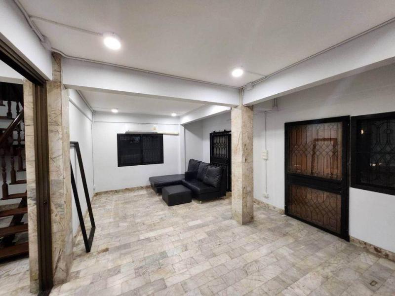 ให้เช่าบ้านเดี่ยว 2 ชั้น ที่ 53 ตร.ว มี 3 ห้องนอน 2 ห้องน้ำ  ซอยสุขุมวิท60 บางจาก ใกล้สถานี BTSบางจาก