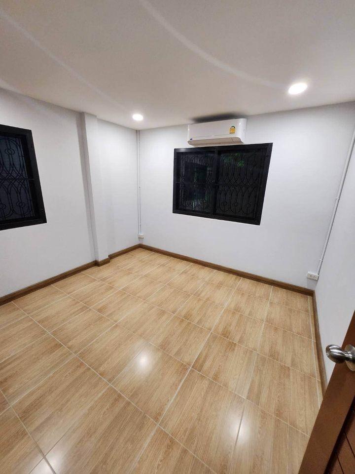 ให้เช่าบ้านเดี่ยว 2 ชั้น ที่ 53 ตร.ว มี 3 ห้องนอน 2 ห้องน้ำ  ซอยสุขุมวิท60 บางจาก ใกล้สถานี BTSบางจาก