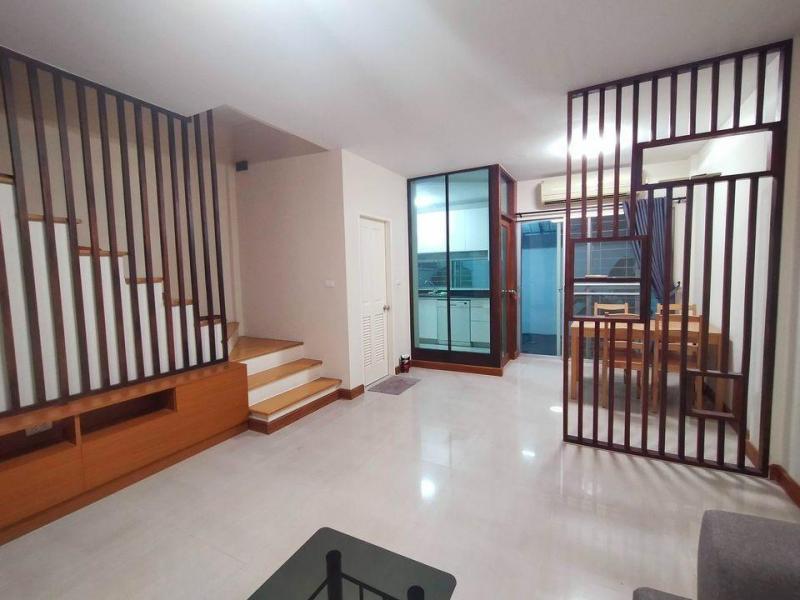 ให้เช่าทาว์นโฮม 3 ชั้น เนื้อที่ 23 ตรว. มี 3 ห้องนอน 3 ห้องน้ำ หมู่บ้านทาว์นพลัสพระรามเก้า ซอยกรุงเทพกรีฑา7 หัวหมาก บางกะปิ