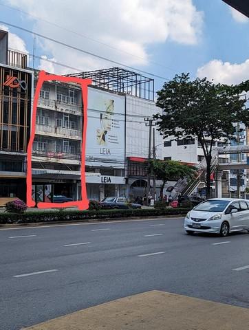 HR2863 ให้เช่าอาคารพาณิชย์ 4 ชั้นครึ่ง 2 คูหา ถนนสิรินธร บางพลัด ตรงข้ามห้างตั้งฮั่วเส็งธนบุรี  เนื้อที่ 67 ตารางวา จอดรถได้ 3 คัน ทำเลดี เหมาะค้าขาย ออฟฟิศ โชว์รูม คลินิก โกดังเก็บของ เช่า 80,000 บาท: ติดต่อ : คุณ เอก  :  061-241 4954   &   083-017 9463   : Line Id : eak2325: กดลิ้งค์เพื่อเเอดไลน์ครับ :  https://line.me/ti/p/A6pc3MToug     :  https://line.me/ti/p/OLEY0bJTsV- ราคาเช่า 80,000 บาท/เดือน (สัญญา 3 ปี)- ชำระค่าเช่าล่วงหน้า 1 เดือน + มัดจำ 3 เดือนที่ตั้ง : ถ. ส